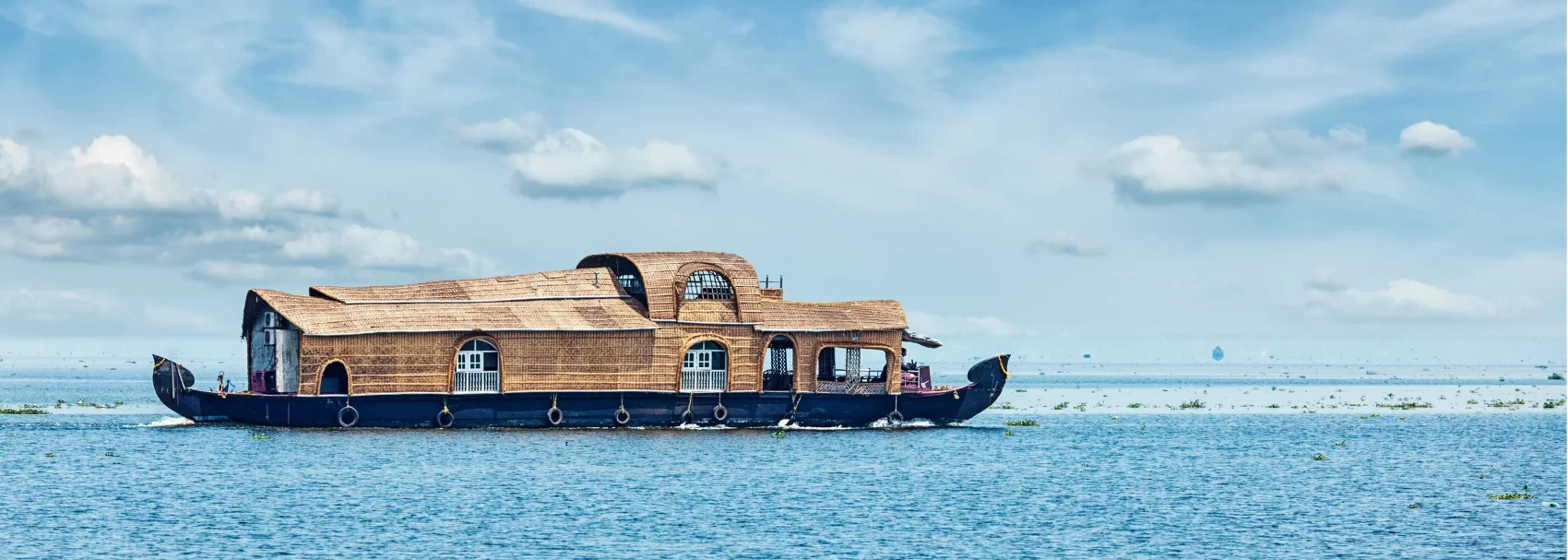 Munnar - Alleppey (4-5 Hrs drive)