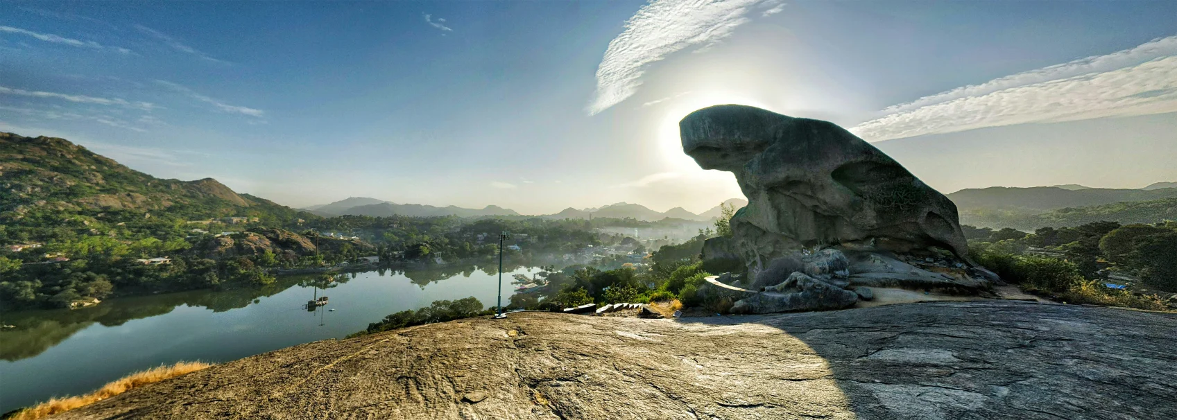 Udiapur - Mount Abu (165 Kms/3-4 Hrs Drive)