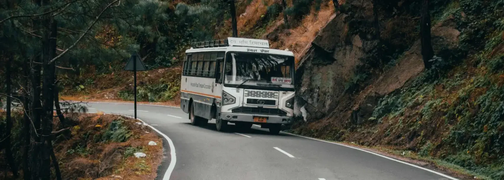Manali - Delhi (12 to 14 hours by AC Volvo Bus)