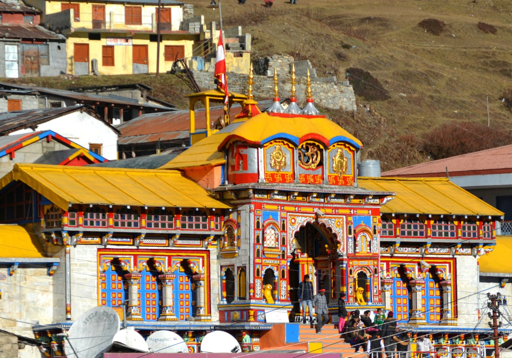 Badrinath Temple, key stop on Char Dham Yatra pilgrimage, really important for Hindu folks.