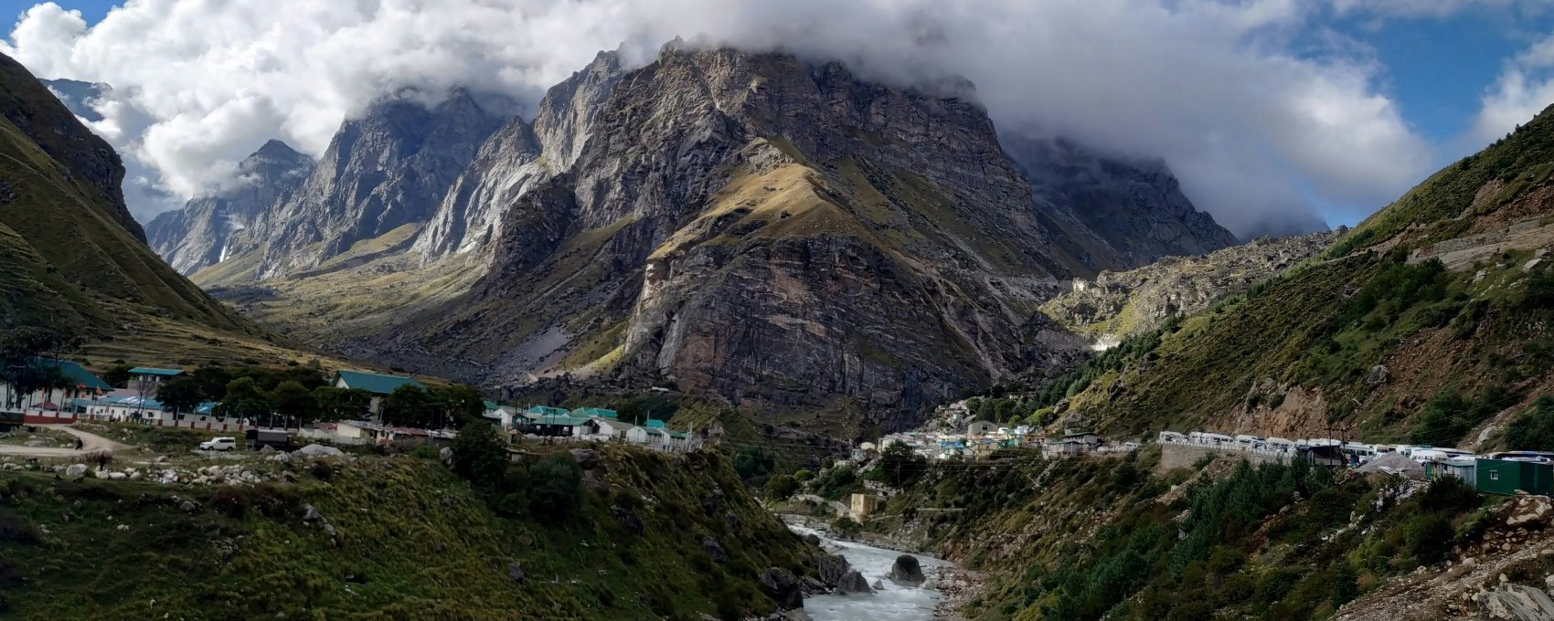 Stunning mountains on Char dham yatra.