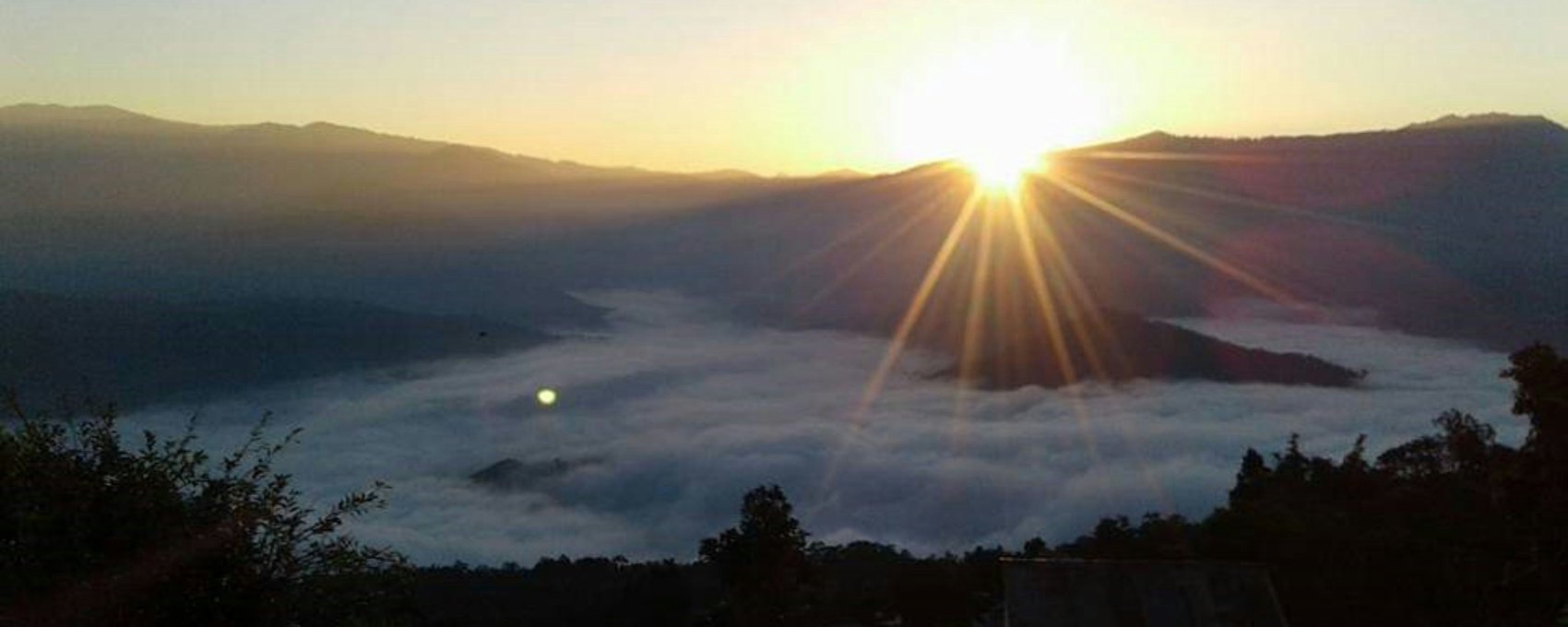 Kalimpong to Darjeeling (72 Kms / 03 Hours)