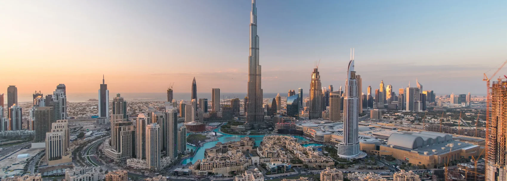 Half-day Dubai City Tour + visit to the 124th floor of the Burj Khalifa (during off-peak hours) + Musical Fountain + Dubai Mall
