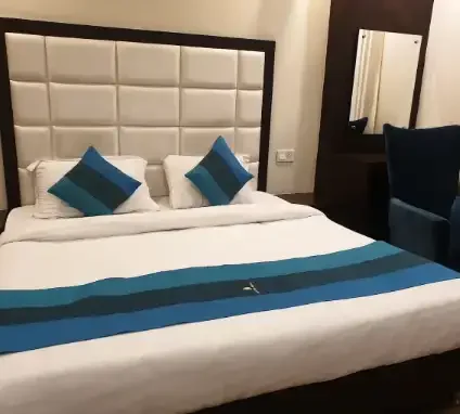 Hotel Blue Magnets