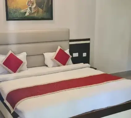 Hotel Ananta Palace