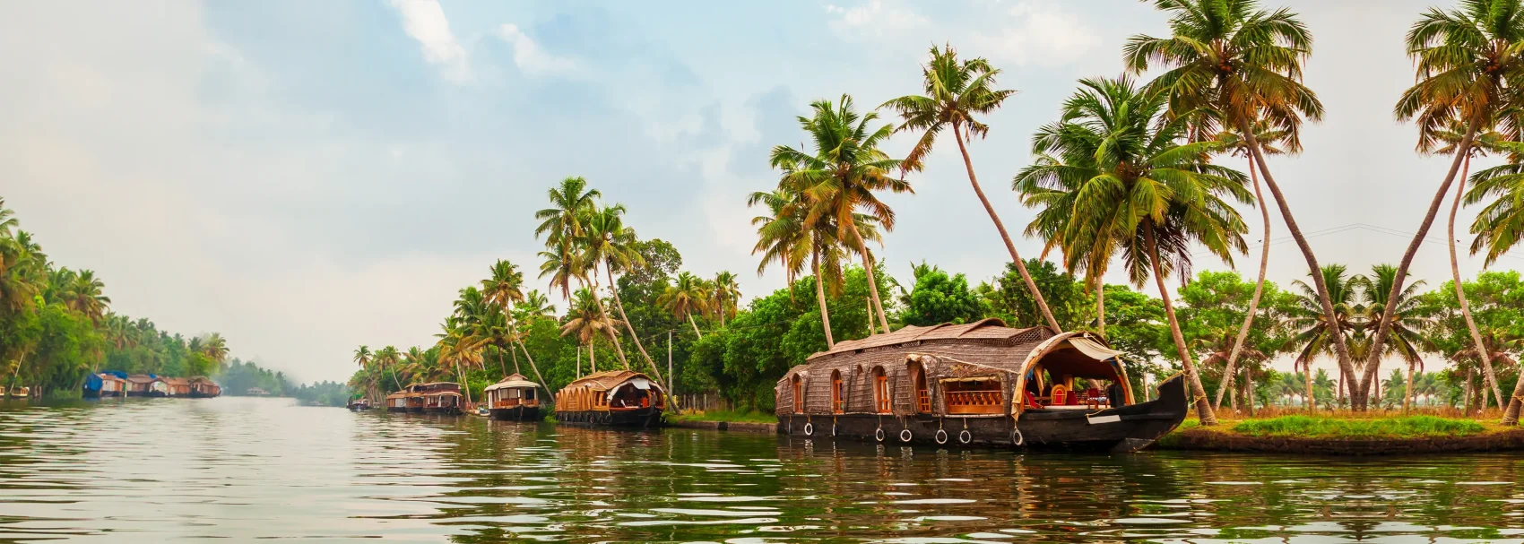 Thekkady - Alleppey (04 Hrs drive)